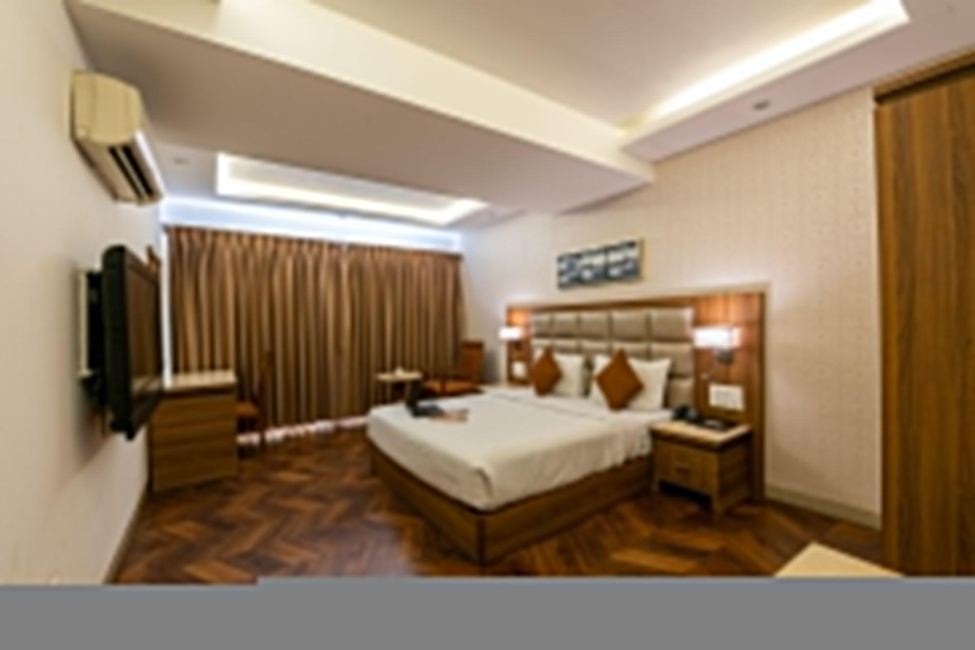 Treebo Trend Surya Nashik Hotel Eksteriør billede
