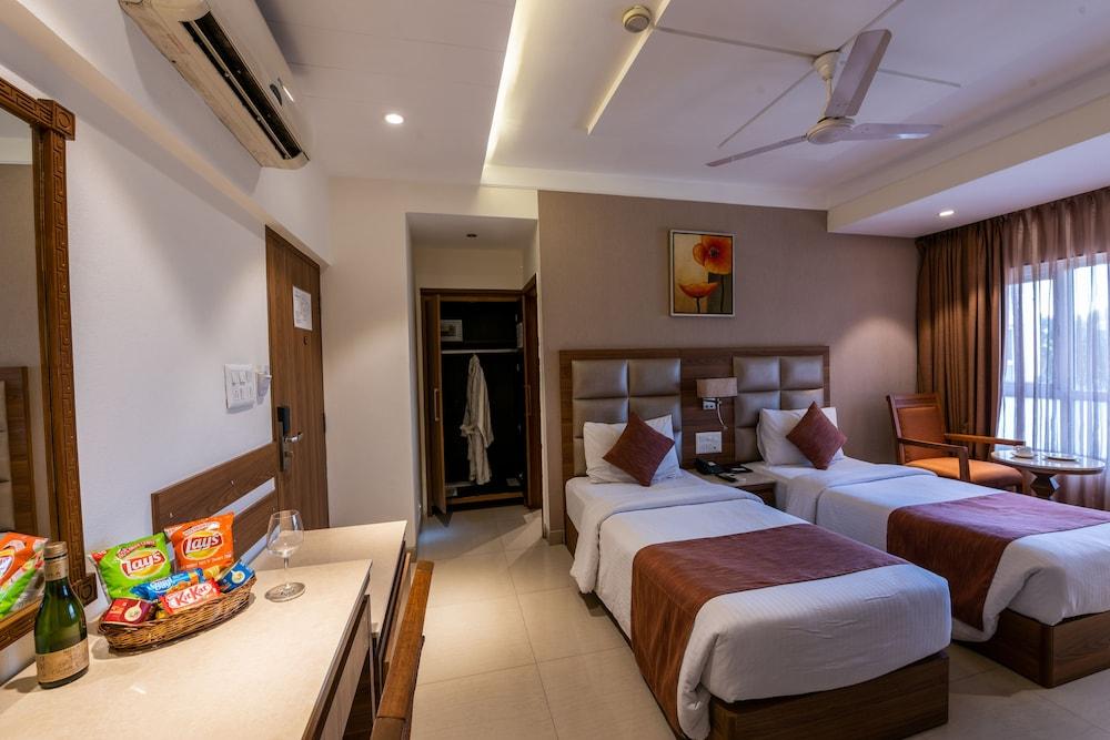 Treebo Trend Surya Nashik Hotel Eksteriør billede