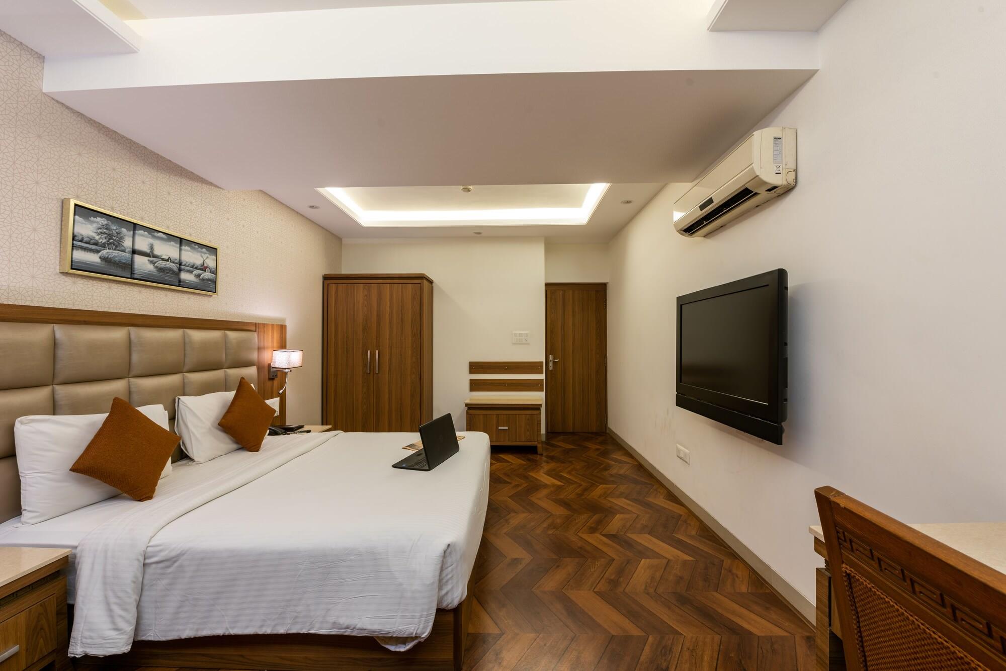 Treebo Trend Surya Nashik Hotel Eksteriør billede