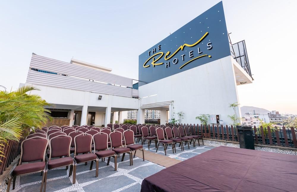 Treebo Trend Surya Nashik Hotel Eksteriør billede