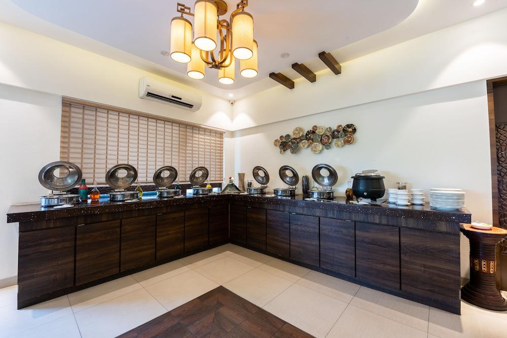 Treebo Trend Surya Nashik Hotel Eksteriør billede