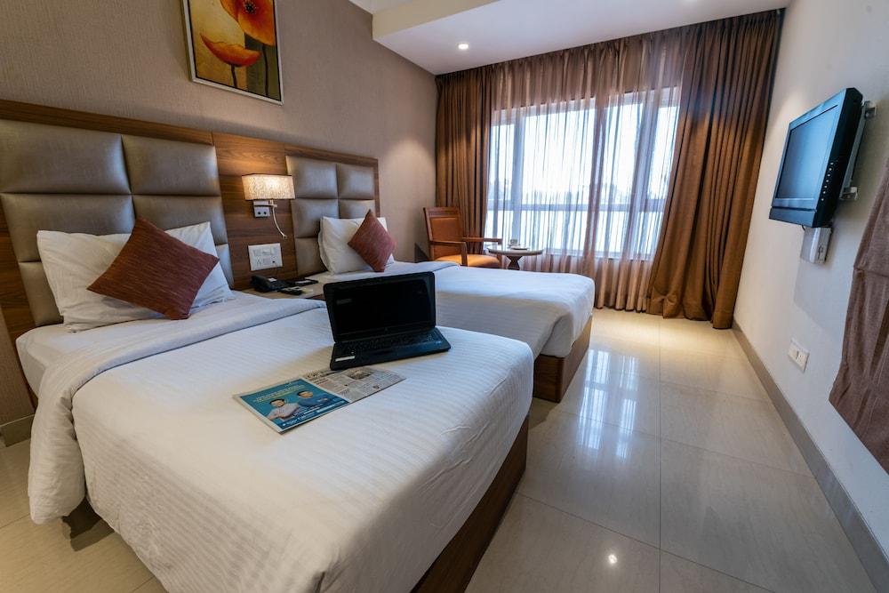 Treebo Trend Surya Nashik Hotel Eksteriør billede