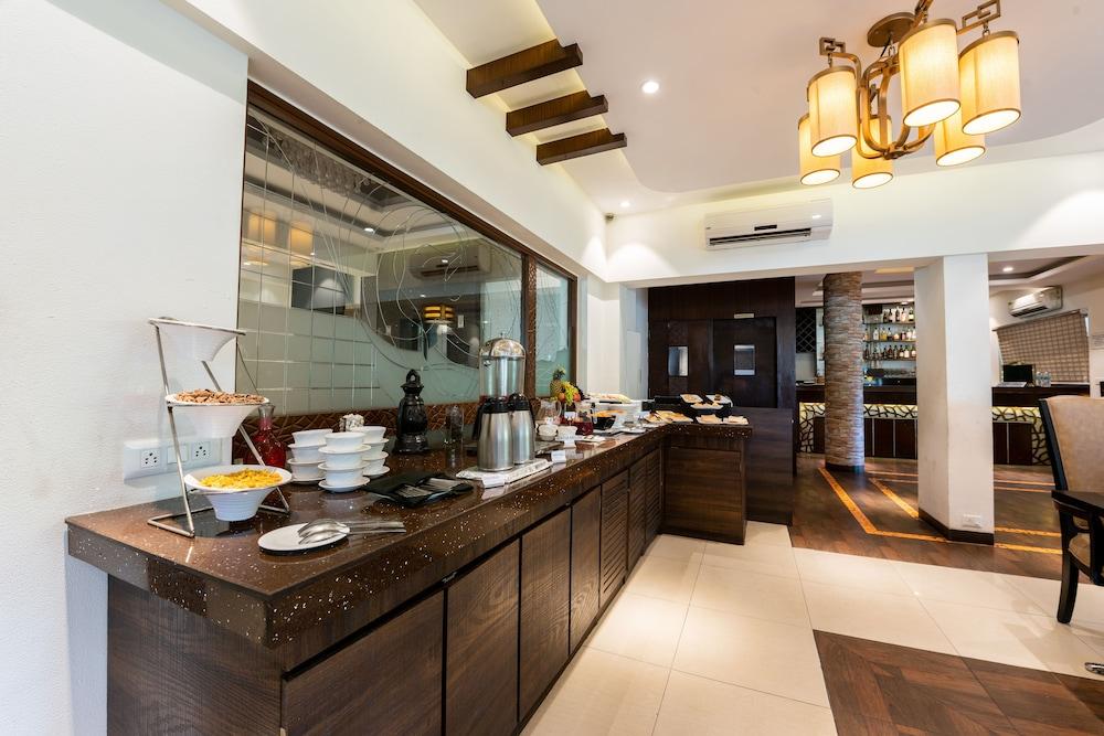 Treebo Trend Surya Nashik Hotel Eksteriør billede