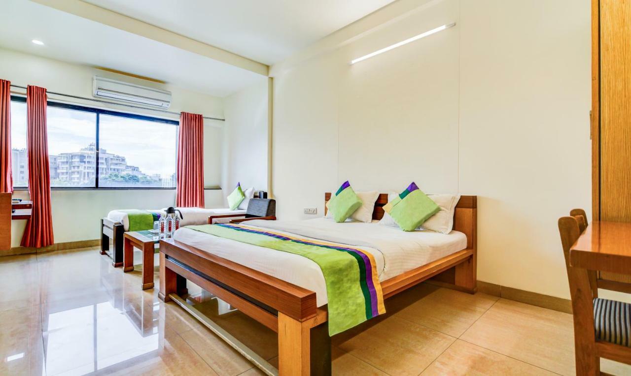 Treebo Trend Surya Nashik Hotel Eksteriør billede