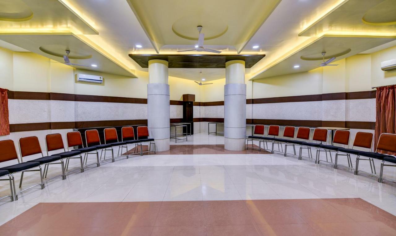 Treebo Trend Surya Nashik Hotel Eksteriør billede