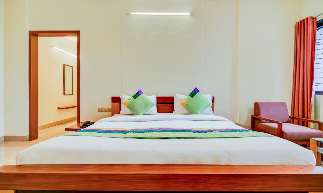 Treebo Trend Surya Nashik Hotel Eksteriør billede