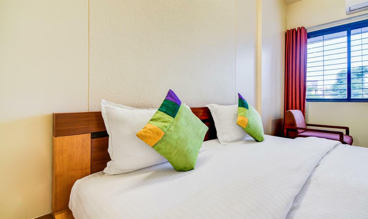 Treebo Trend Surya Nashik Hotel Eksteriør billede