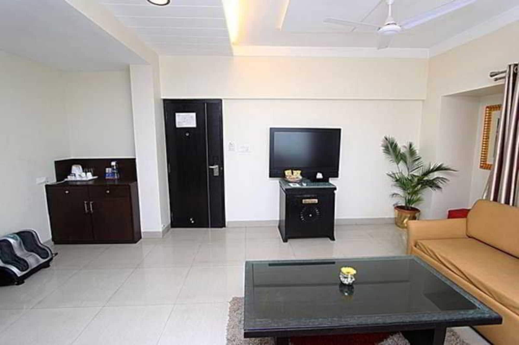 Treebo Trend Surya Nashik Hotel Eksteriør billede